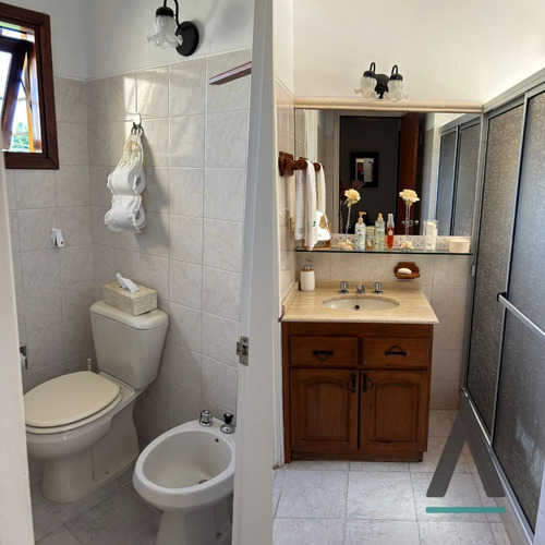 Casa En Venta En Pinares De Atlántida Sur, 5 Dormitorios, 3 Baños, Piscina, Completamente Equipada!