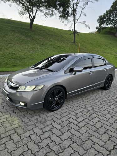 Honda Civic 1.8 Lxs Flex Aut. 4p