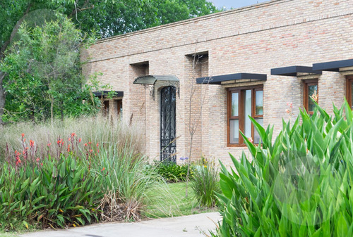 Casa En Venta - Barrio Fincas De San Vicente Chacras