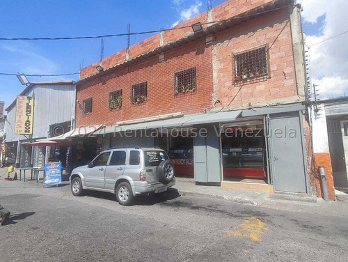 Se Ofrece En Alquiler Excelente Local Comercial A Pie De Calle En La Parroquia San Juan 