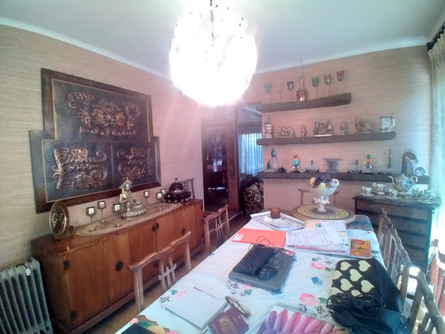 Solida Casa De Dos Pisos En Miraflores Bajo