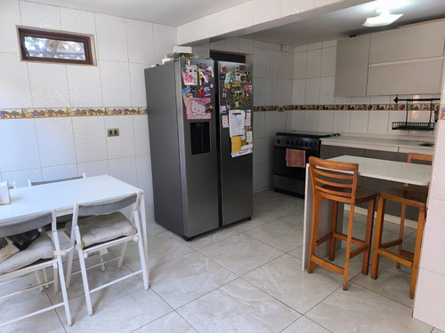 Amplia Propiedad A La Venta 3d2b Maipu (93582)