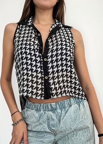 Musculosa Gasa Con Botones Y Abertura En Espalda Moda