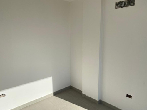 Imagen 5 de 6 de Permuta - Excelente Departamento Tipo Duplex De 3 Ambientes - Ituzaingó Norte