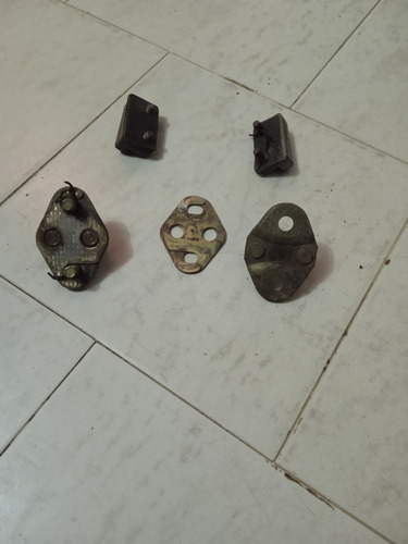Imagen 2 de 2 de Ganchos Puertas Toyota Macho 1977