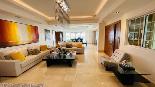 Apartamento Penthouse Amueblado En Alquiler En Evaristo Morales, Cercano A Sectores Como Piantini, Paraiso