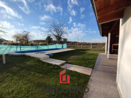 Casa En Venta Con Quincho Y Pileta