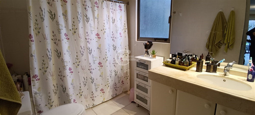 Casa En Arriendo 6d/ 5b / 3e En Valle La Dehesa