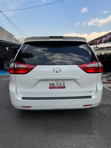 Toyota Sienna 3.5 Le At