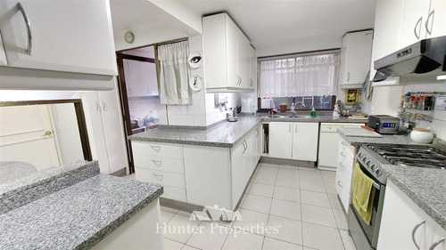 Luminosa Casa En Condominio 6d-5b Piscina Lo Barnechea