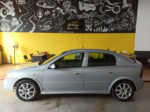 Imagem 7 de 10 de Chevrolet Astra 2.0 Mpfi Advantage 8v Flex 4p Manual
