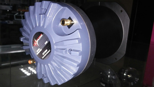 Driver Con Su Trempeta O Difusor De 2 Xtreme Audio
