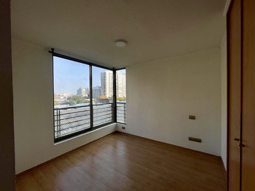 Departamento En Arriendo De 2 Dorm. En Calle Carmen