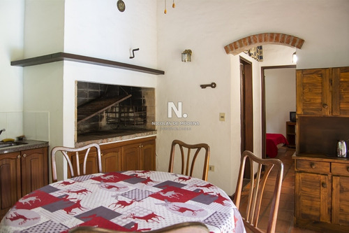 Casa En Venta En Cantegril- Ref: 3670