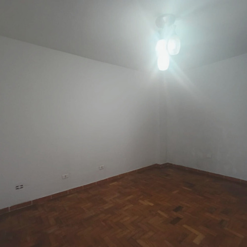 Kitnet A Venda Em Sé Com 30m²