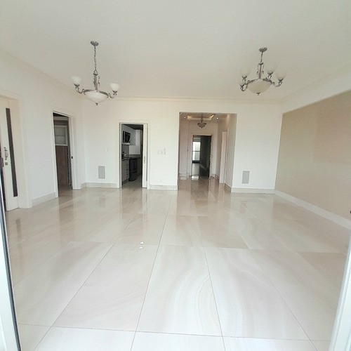 Apartamento De 2 Habitaciones Con Estudio Y Línea Blanca En Gazcue