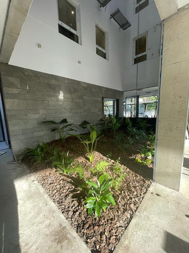 Imagen 2 de 13 de Edificio - Moron