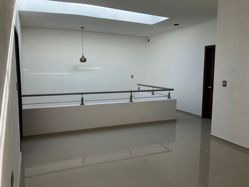 Imagen 16 de 20 de Hermosa Residencia Estilo Minimalista