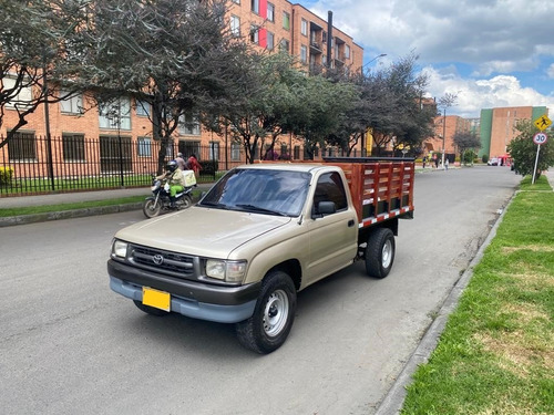 Toyota Hilux Hide Rider Mt 2400