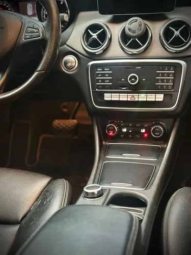 Mercedes-Benz Clase GLA 1.6 GLA200 Urban