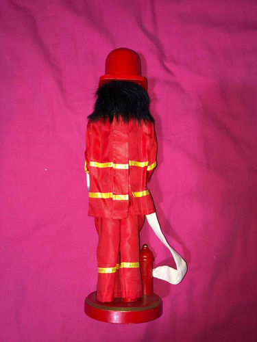 Imagen 3 de 4 de Cascanuez Bombero Importado De Eeuu