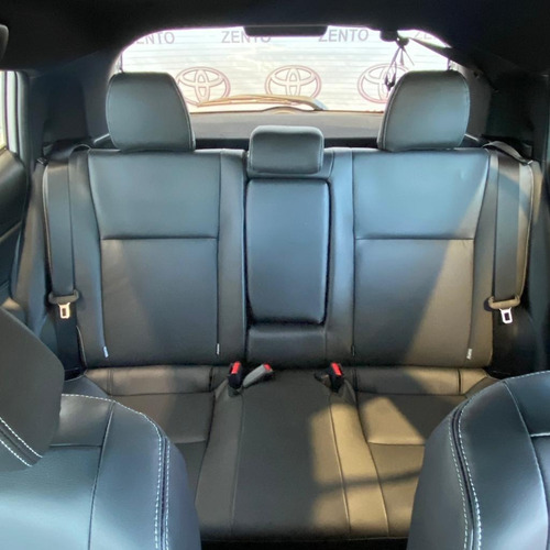 Imagen 10 de 13 de Toyota Yaris 1.5 107cv Xls Cvt 5 P