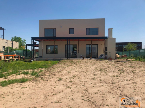 Imagen 13 de 20 de Casa En Venta En El Cantón Islas Al Agua! 6 Ambientes
