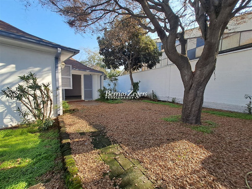 Casa Venta 3 Dorm. 2 Baños, Servicios, Metro Magallanes