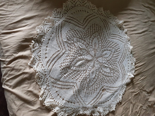 Carpeta Semi Ovalada Hilo Manteca Clara Antigua En Crochet