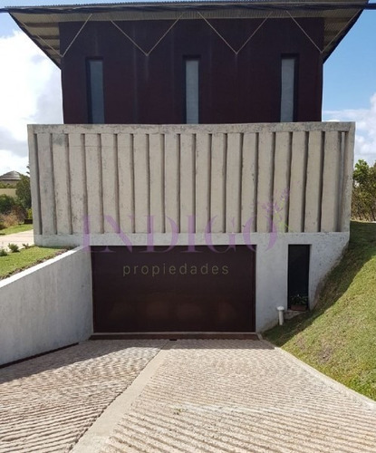Casa En Venta, Punta Piedras, 3 Dormitorios - Ref: 265