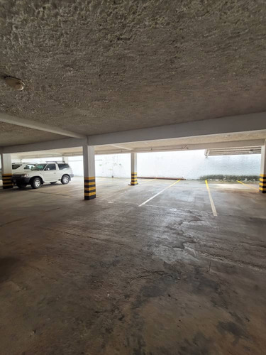 Apartamento En Venta Los Mangos Valencia, Con Planta 100% Y Pozo. Excelente Ubicación Con Una Deslumbrante Vista, Cerca De Colegios, Clínicas, Supermercados Y Sitios De Interés. Dapo