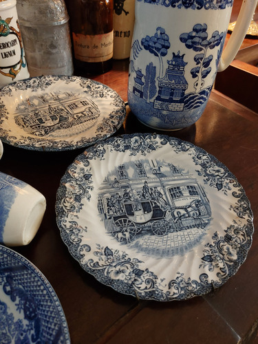 Juego De Platos Y Jarra Vajilla Antigua En Azul Y Blanco (Usado)