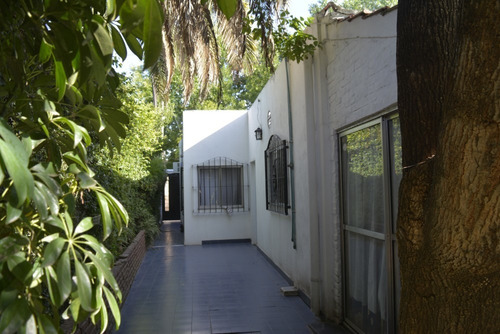 Imagen 10 de 13 de Vende Casa Con Escritura Longchamps