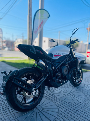 Benelli 752s Naked