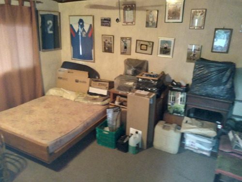 Imagen 10 de 21 de Casa De 5 Ambientes En 2 Plantas A Refaccionar En Muy Buena Zona De Olivos .