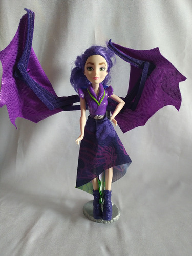 Mal Reina Dragon Muñeca Descendientes 3 Hasbro (Usado)