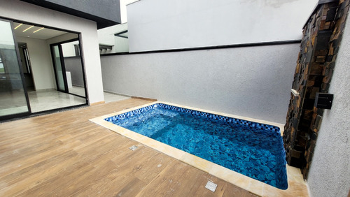 Casa No Condomínio Ouroville Para Venda, 3 Dorm. Com Suíte - Taubaté / Sp