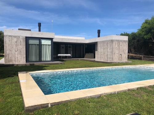 Casa En Venta Costa Esmeralda, Barrio Residencial Ii.
