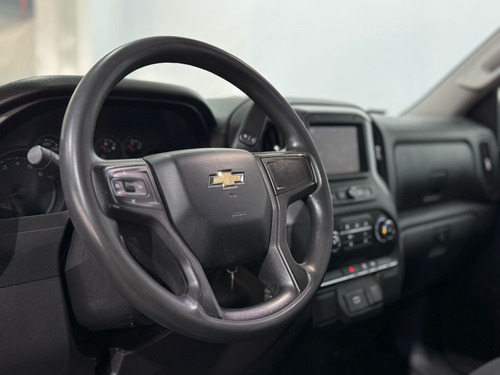Chevrolet Silverado 4.3 V6 1500 WT Cabina Regular 4x2 At