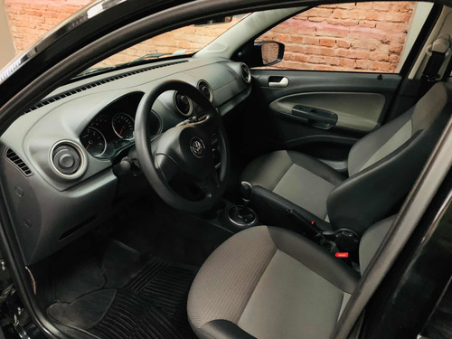 Imagen 10 de 13 de Volkswagen Voyage 2012 1.6 Highline Imotion