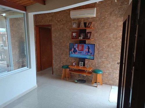 Townhouse Moderno En Residencia Monte Plata, Trigal Norte, Valencia. Minerva K