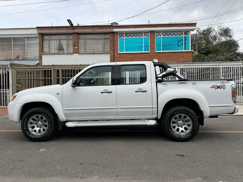 Mazda BT50 2.6 4x4 gasolina