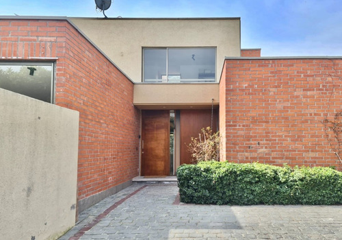 En Venta Interesante Y Cómoda Casa En Chamisero, Oportunidad