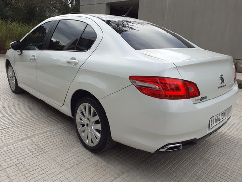 Imagen 8 de 15 de Peugoet 408 Allure Plus