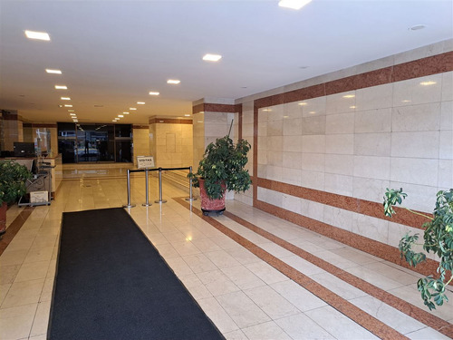 Oficina, Recepción, Privado, Baño, Estac. En C.financ. Vitac