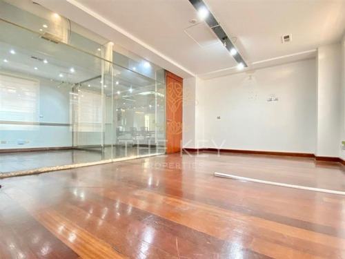 Imagen 3 de 24 de Oficina Arriendo 14 Espacios De Trabajo - El Golf Las Condes