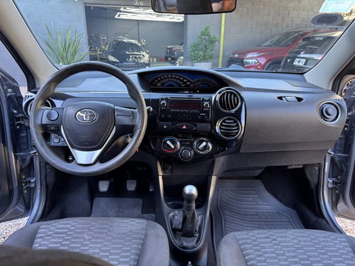 Toyota Etios 1.5 Sedan Xs