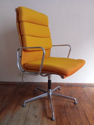 Silla Ejecutiva Diseño Eames. Alluminium