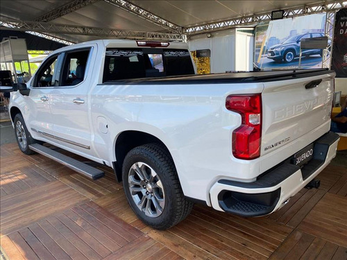 Chevrolet Silverado 5.3 High Country Cab. Dupla V8 4X4 Aut. 4P