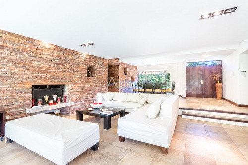 Buena Casa En San Rafael De Cuatro Dormitorios Con Pisicina- Ref: 3006